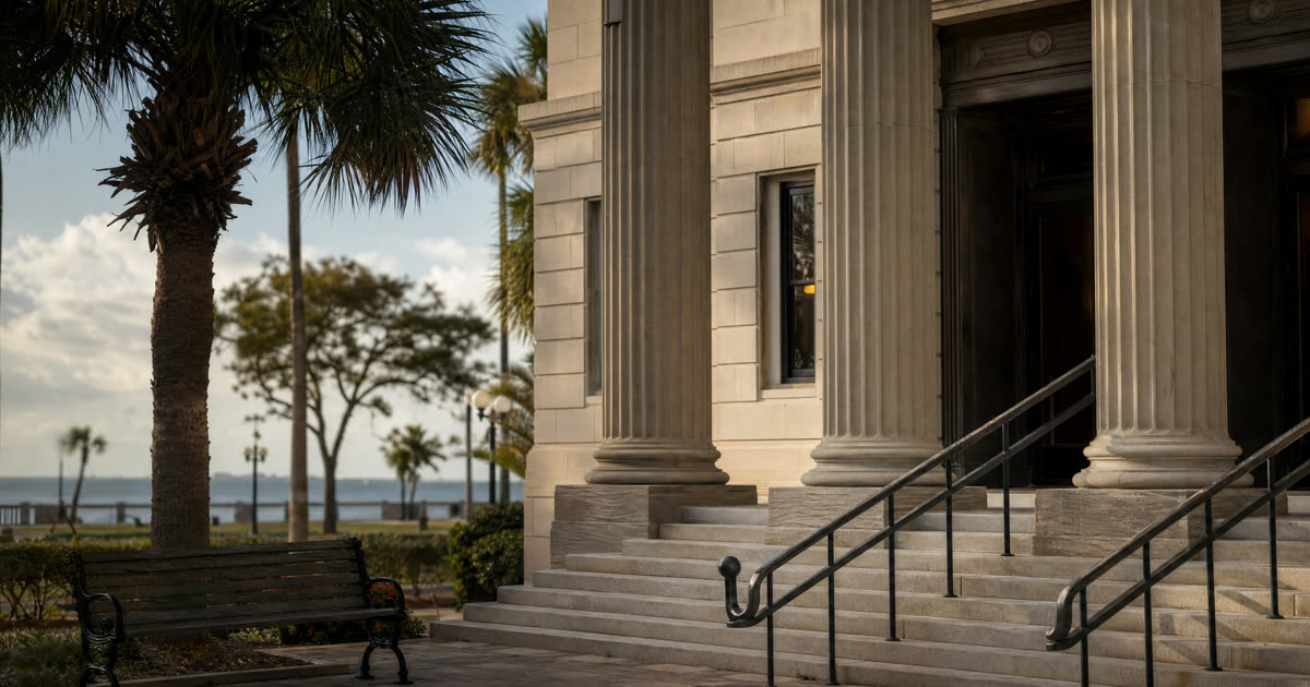 The House Was in a Trust: How the Successor Trustee Sells Inherited Property Without Probate in Florida